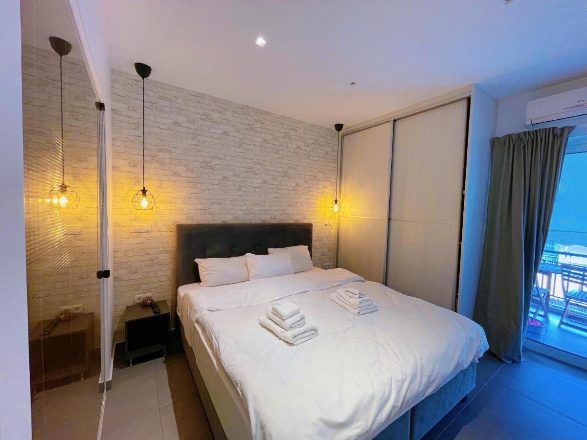 Wsd Hera Luxury Stylish 2Bd Apt With City View Balcony Near Merto Athene Buitenkant foto
