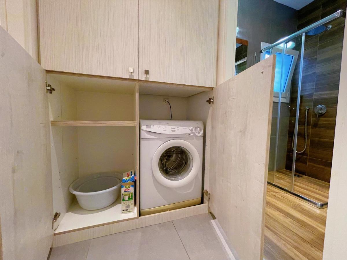 Wsd Hera Luxury Stylish 2Bd Apt With City View Balcony Near Merto Athene Buitenkant foto